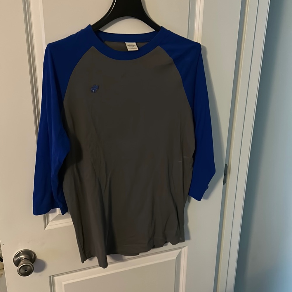 Abercrombie baseball tee (L)